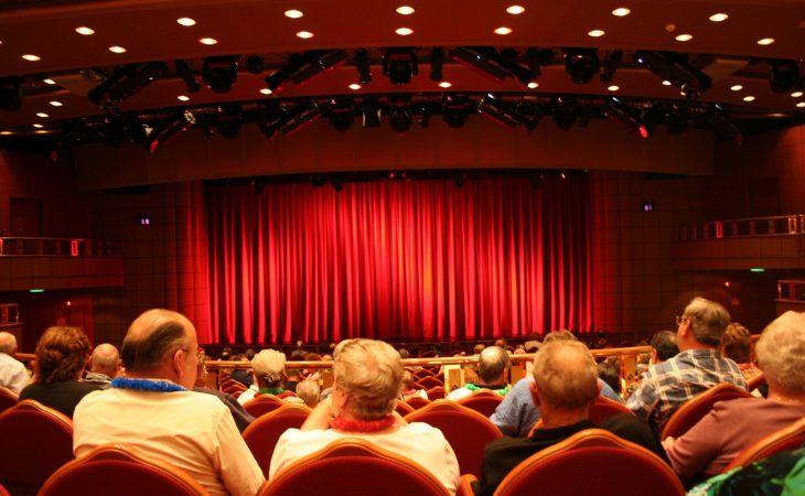Teater midt i byen Image